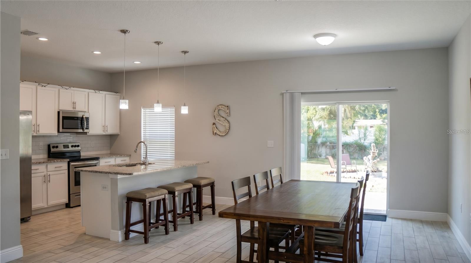 Image 12 of 22 For 276 Sunrise Boulevard