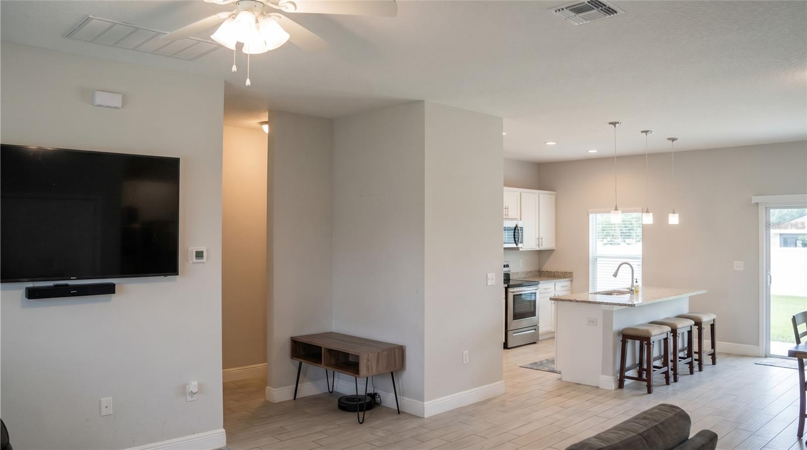 Image 14 of 22 For 276 Sunrise Boulevard