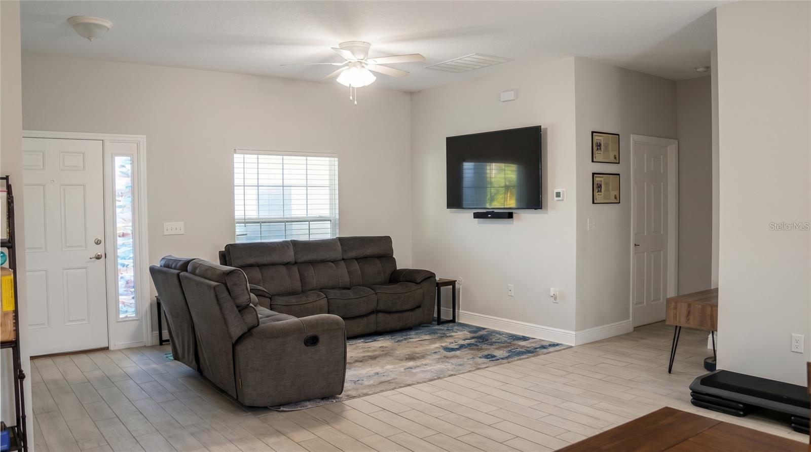 Image 15 of 22 For 276 Sunrise Boulevard