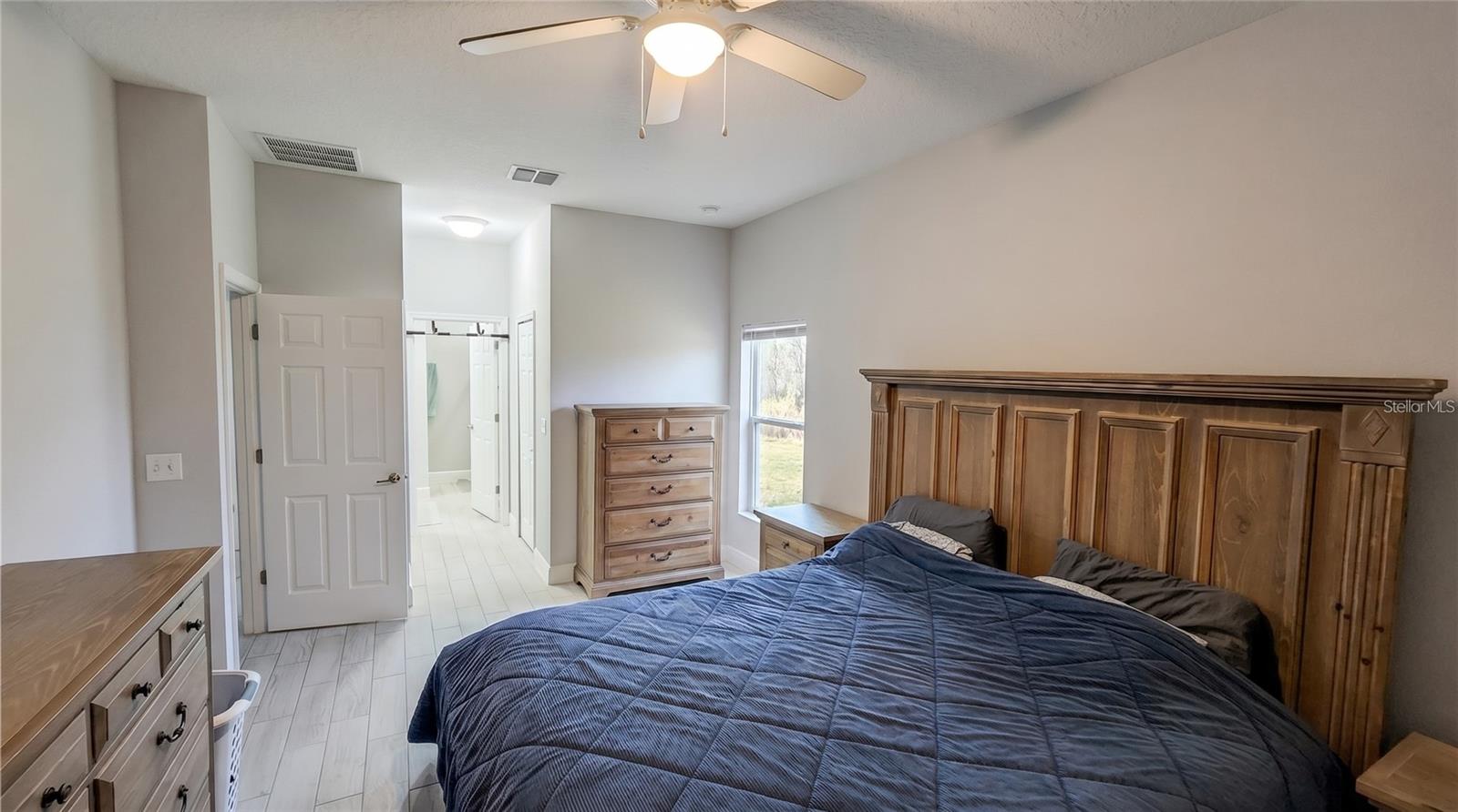 Image 16 of 22 For 276 Sunrise Boulevard