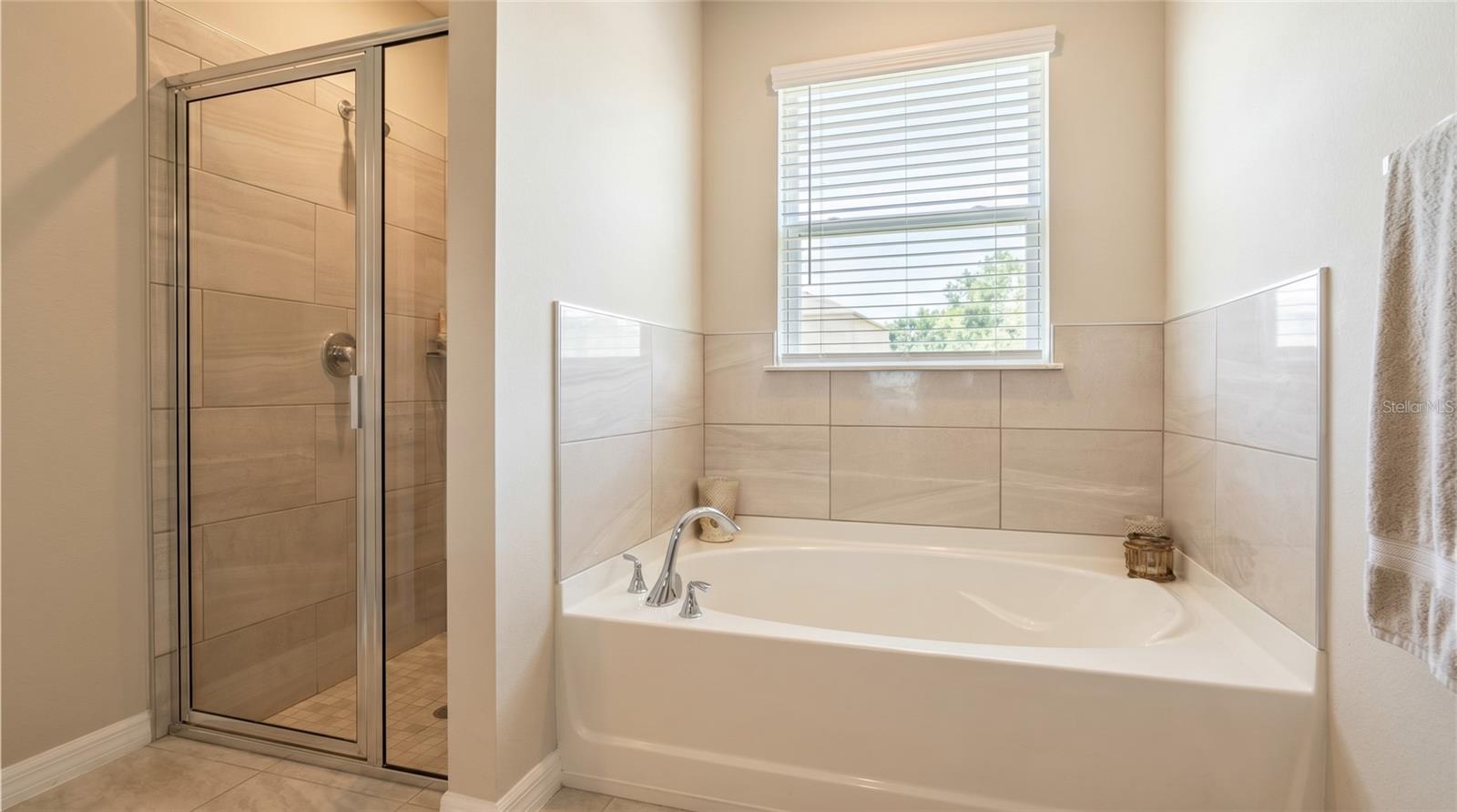 Image 18 of 22 For 276 Sunrise Boulevard