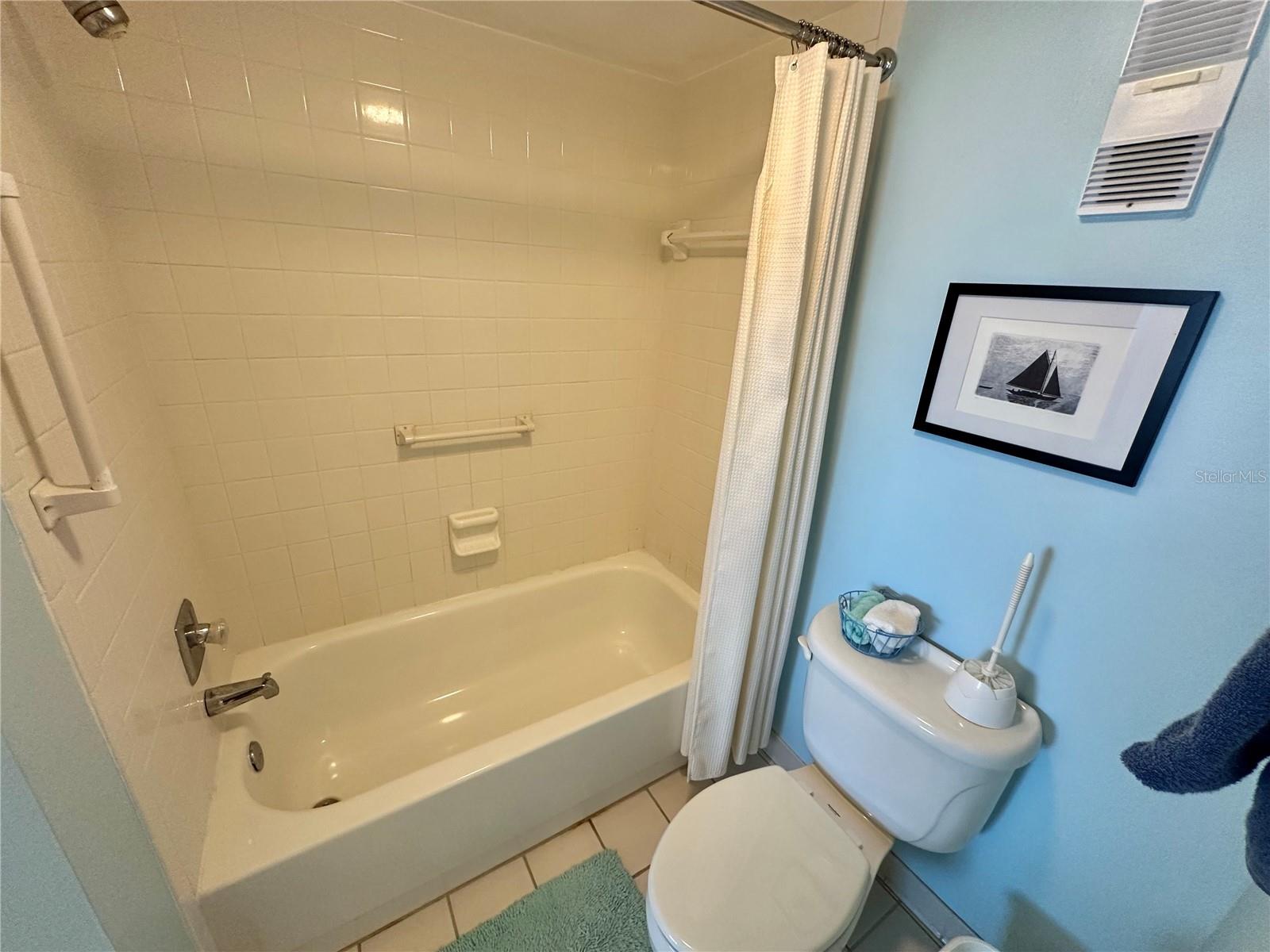 Image 23 of 85 For 5915 Sea Ranch Drive 711