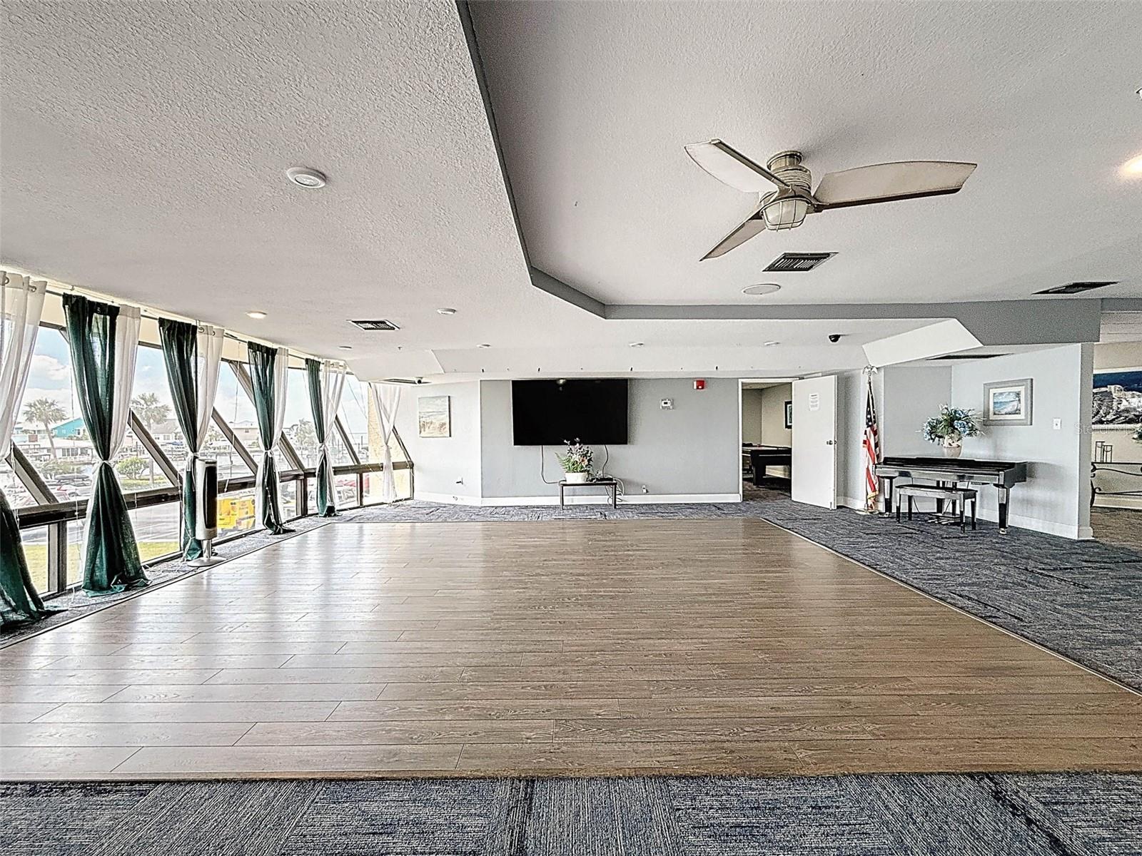 Image 52 of 85 For 5915 Sea Ranch Drive 711