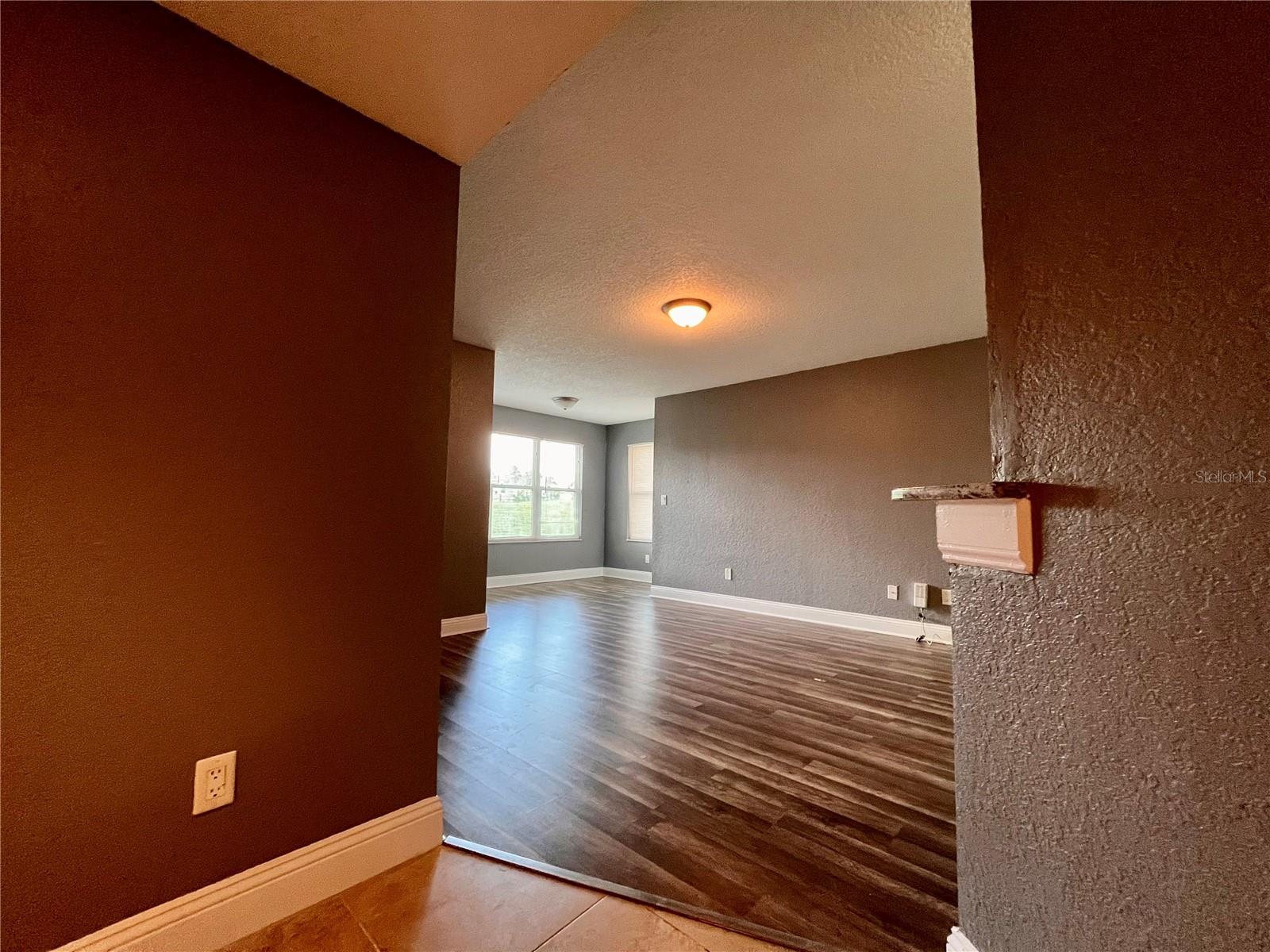 Image 6 of 12 For 4548 Commander Drive 1412