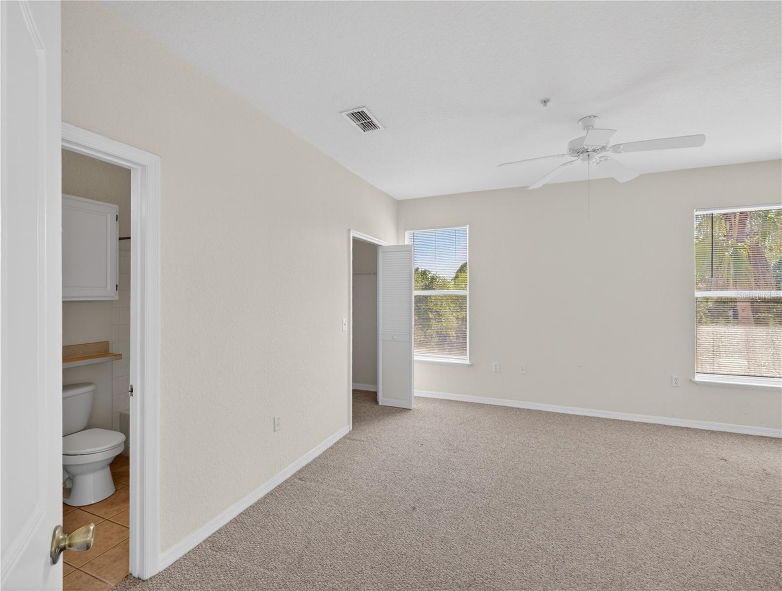 Image 11 of 48 For 1100 Lake Shadow Circle 2307