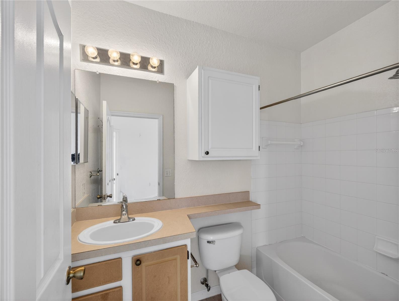 Image 16 of 48 For 1100 Lake Shadow Circle 2307