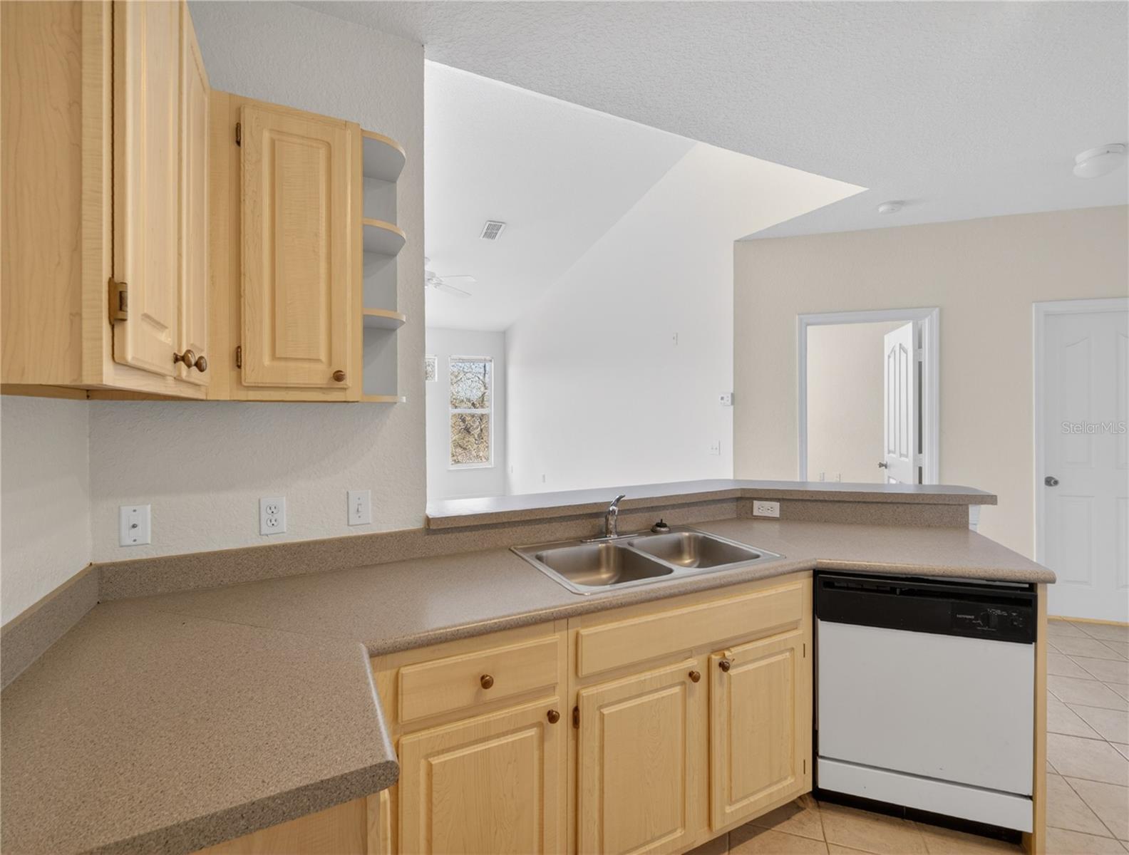 Image 21 of 48 For 1100 Lake Shadow Circle 2307