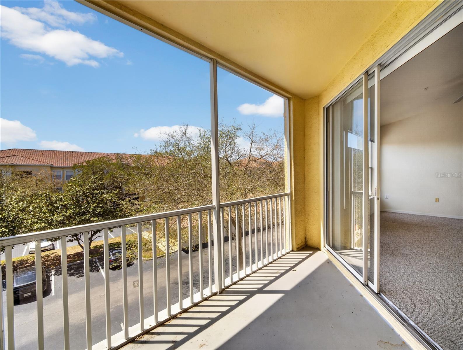 Image 32 of 48 For 1100 Lake Shadow Circle 2307