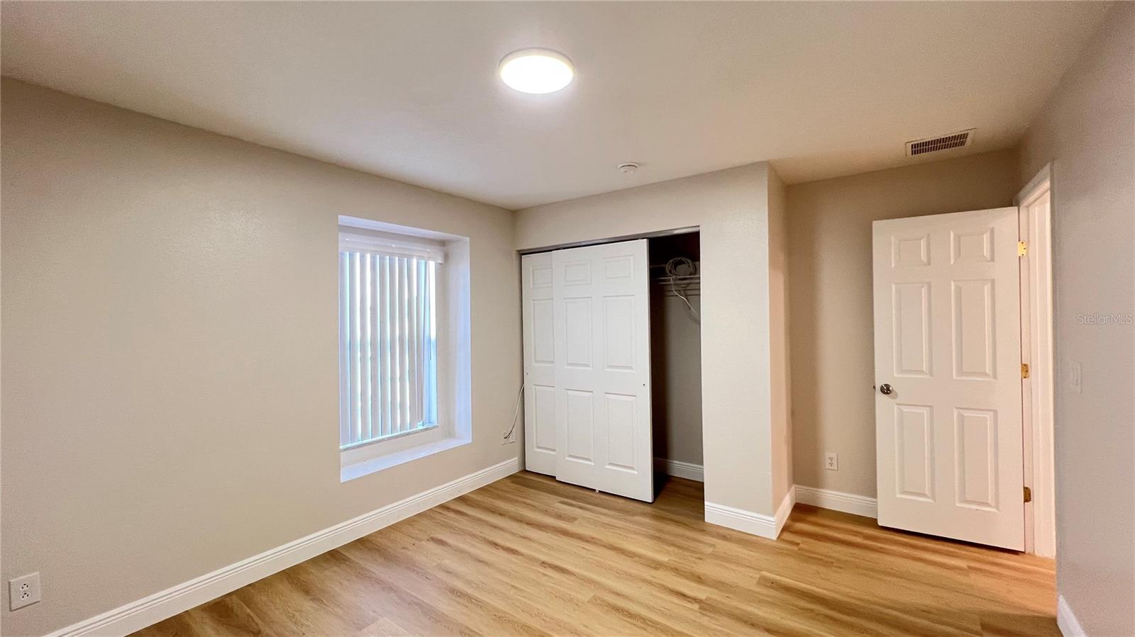 Image 23 of 35 For 16834 Sunrise Vista Drive