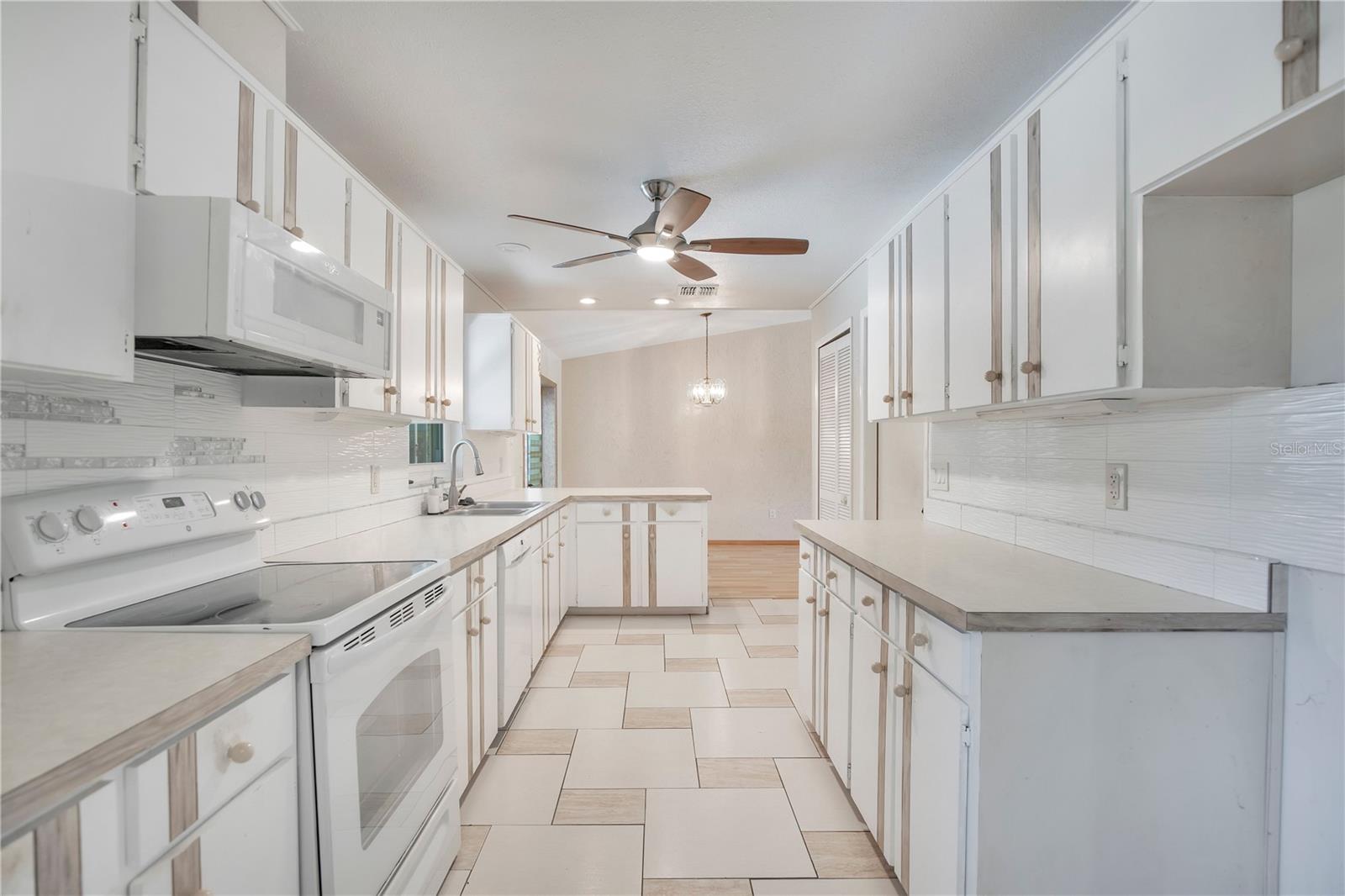 Image 12 of 36 For 1672 Bavon Drive