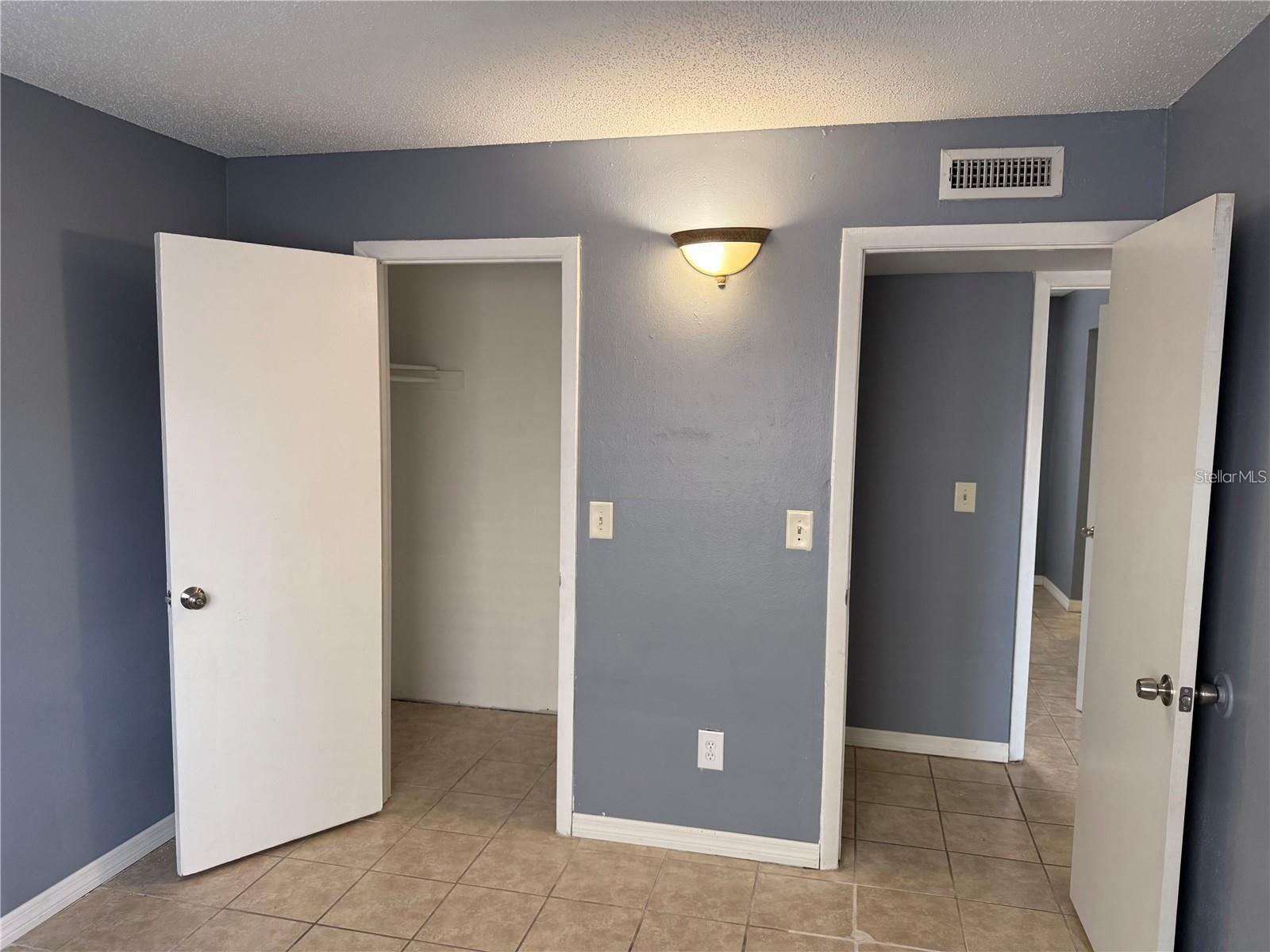 Image 10 of 18 For 7210 Manhattan Avenue 2011