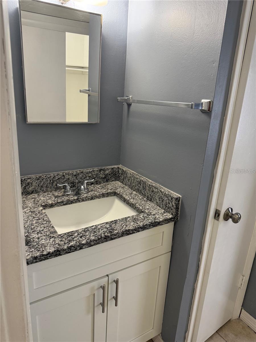 Image 14 of 18 For 7210 Manhattan Avenue 2011