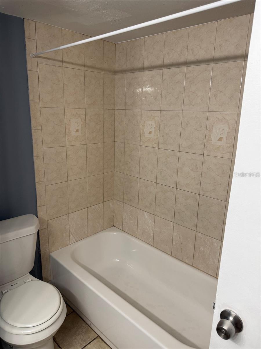 Image 2 of 18 For 7210 Manhattan Avenue 2011