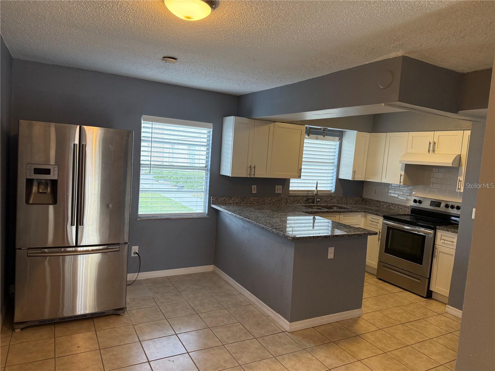 Image 4 of 18 For 7210 Manhattan Avenue 2011