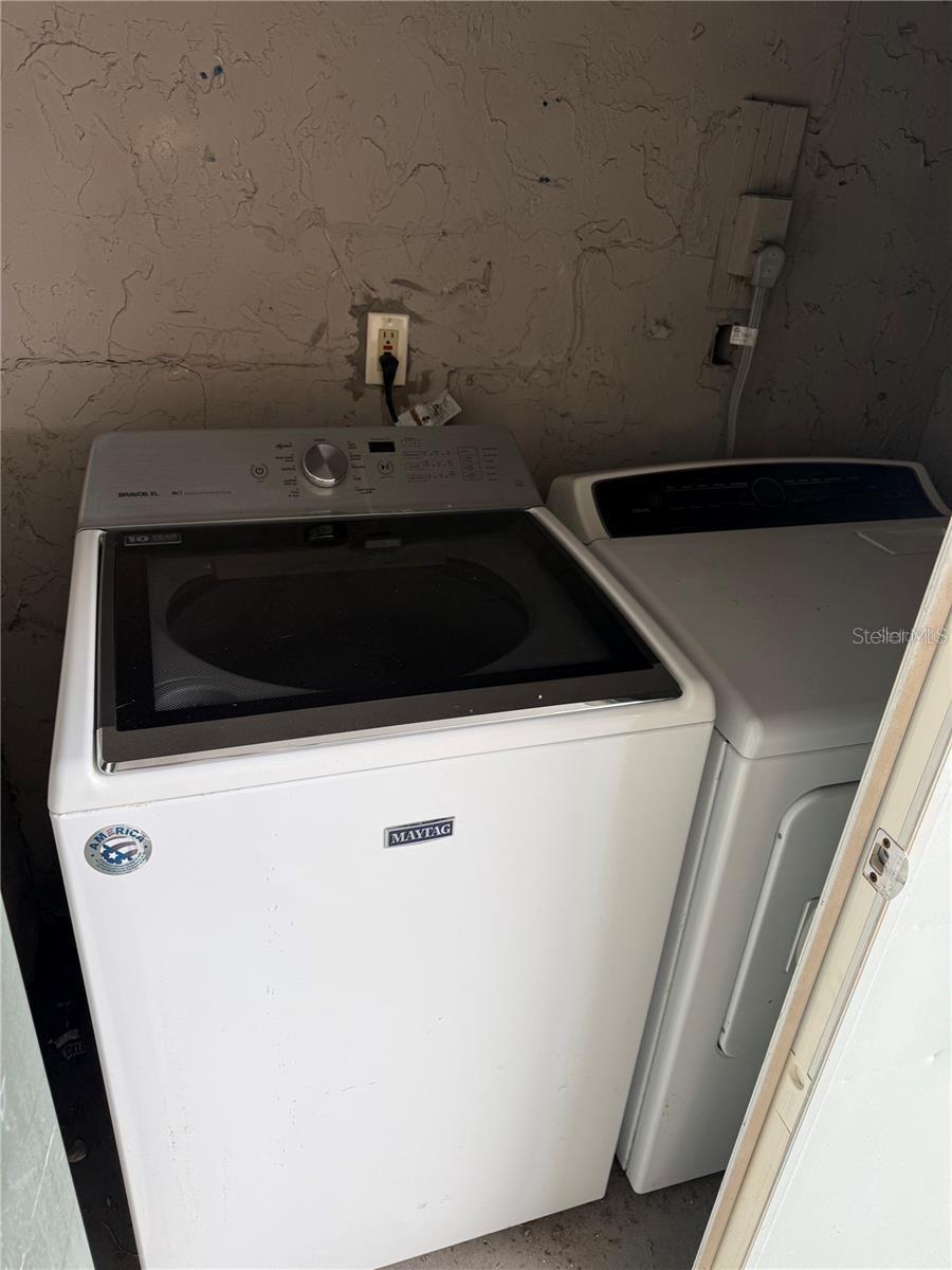 Image 5 of 18 For 7210 Manhattan Avenue 2011