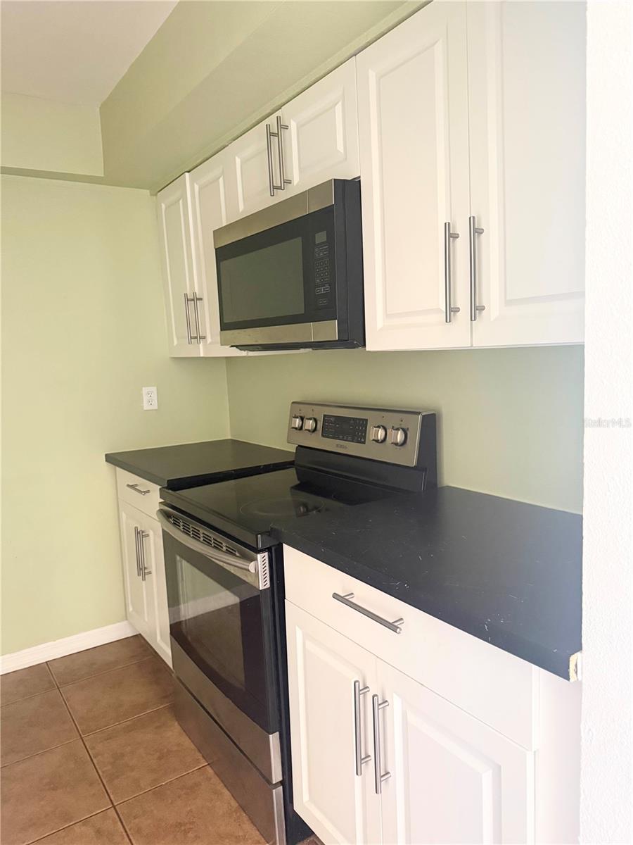 Image 4 of 50 For 1000 Lake Of The Woods Boulevard 101b