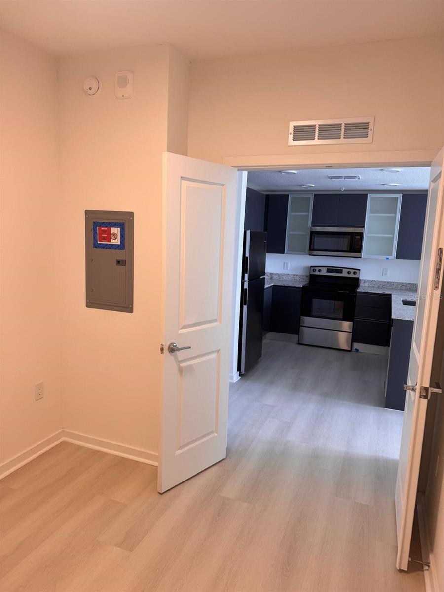 Image 6 of 8 For 5587 Millenia Boulevard 202