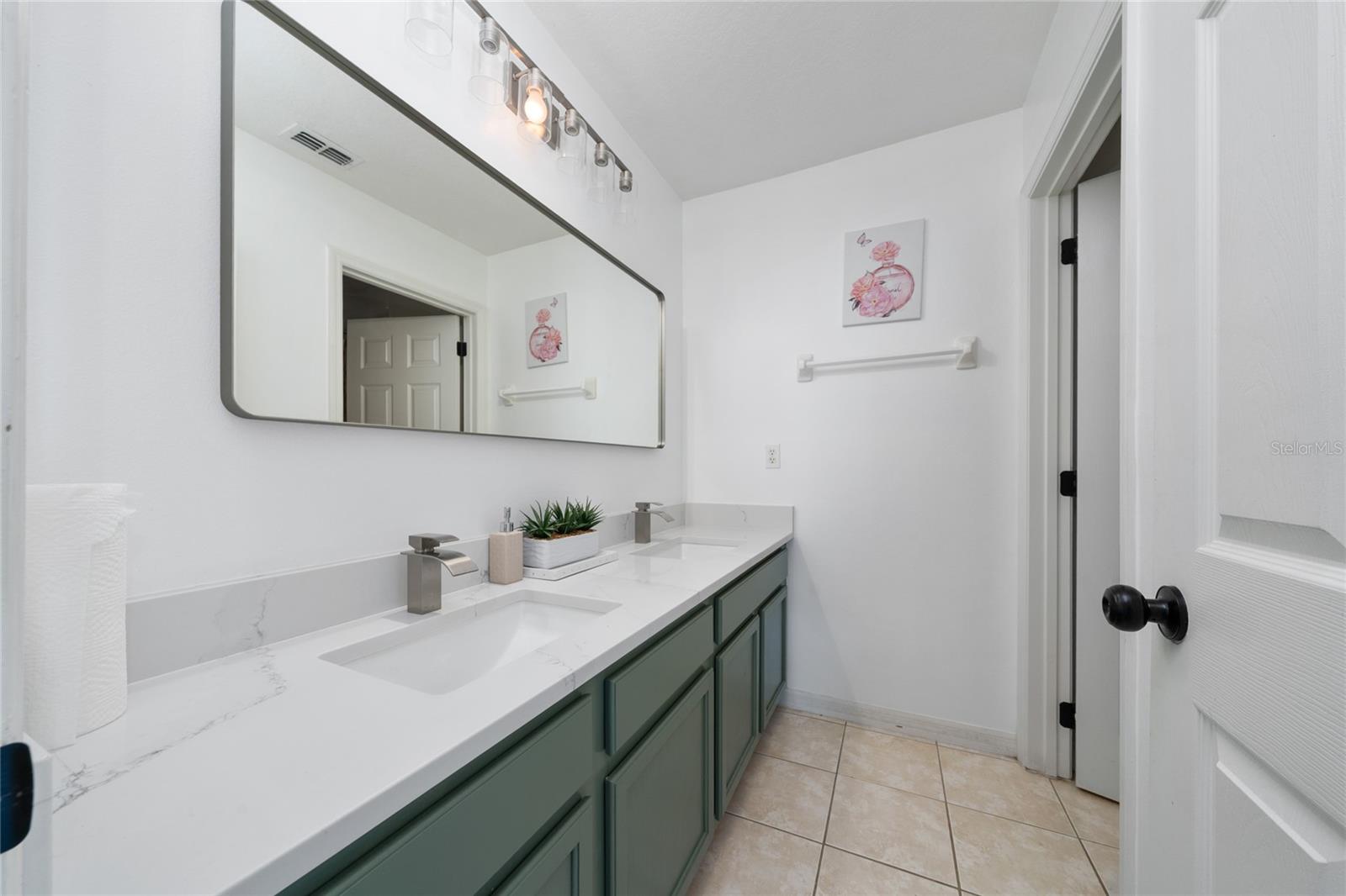 Image 17 of 31 For 2764 Patrician Circle