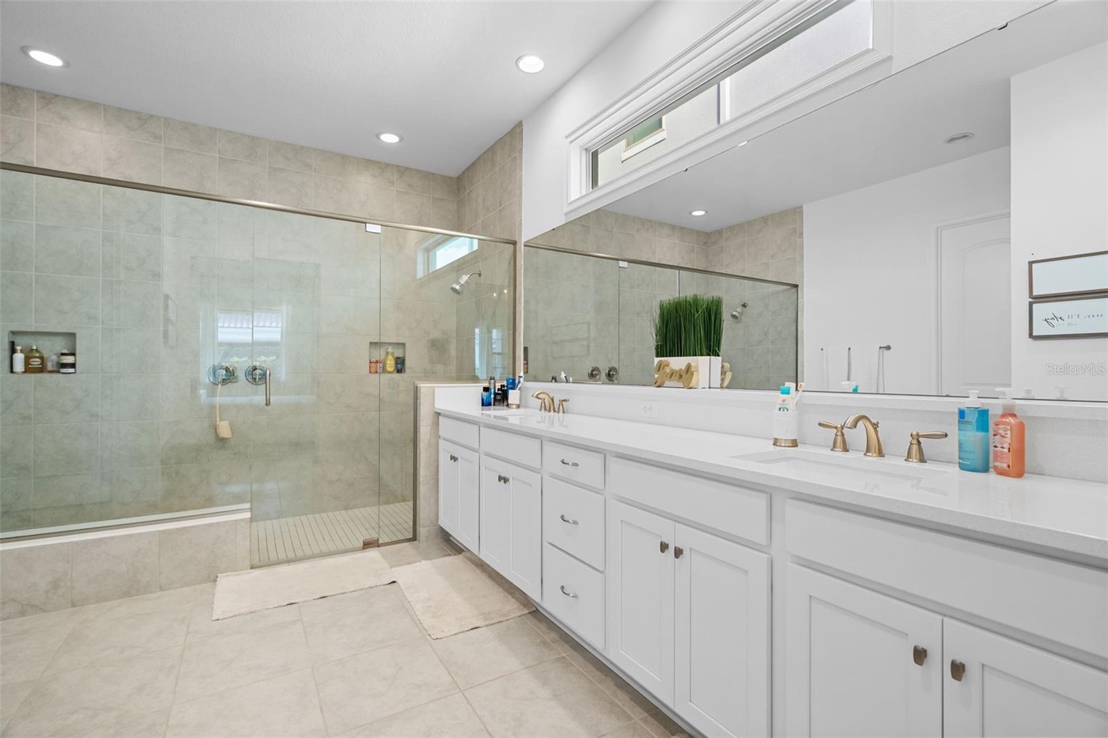 Image 25 of 61 For 13736 Larkton Lane