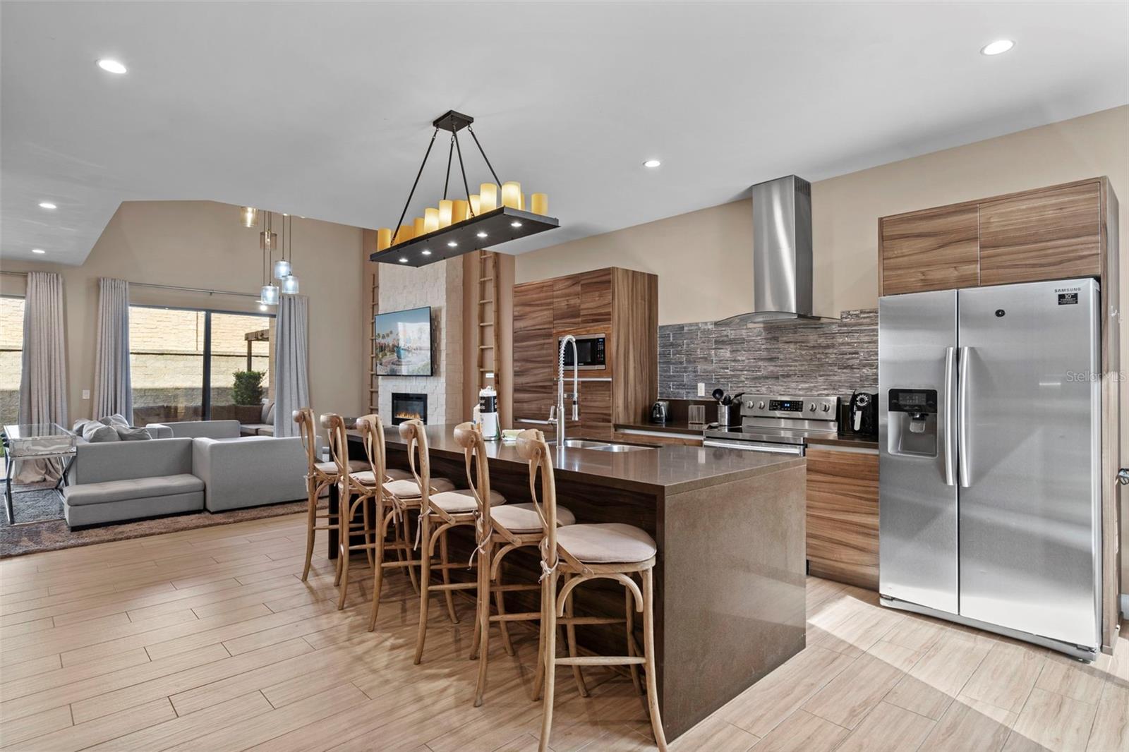 Image 3 of 54 For 3099 Rockefeller Way