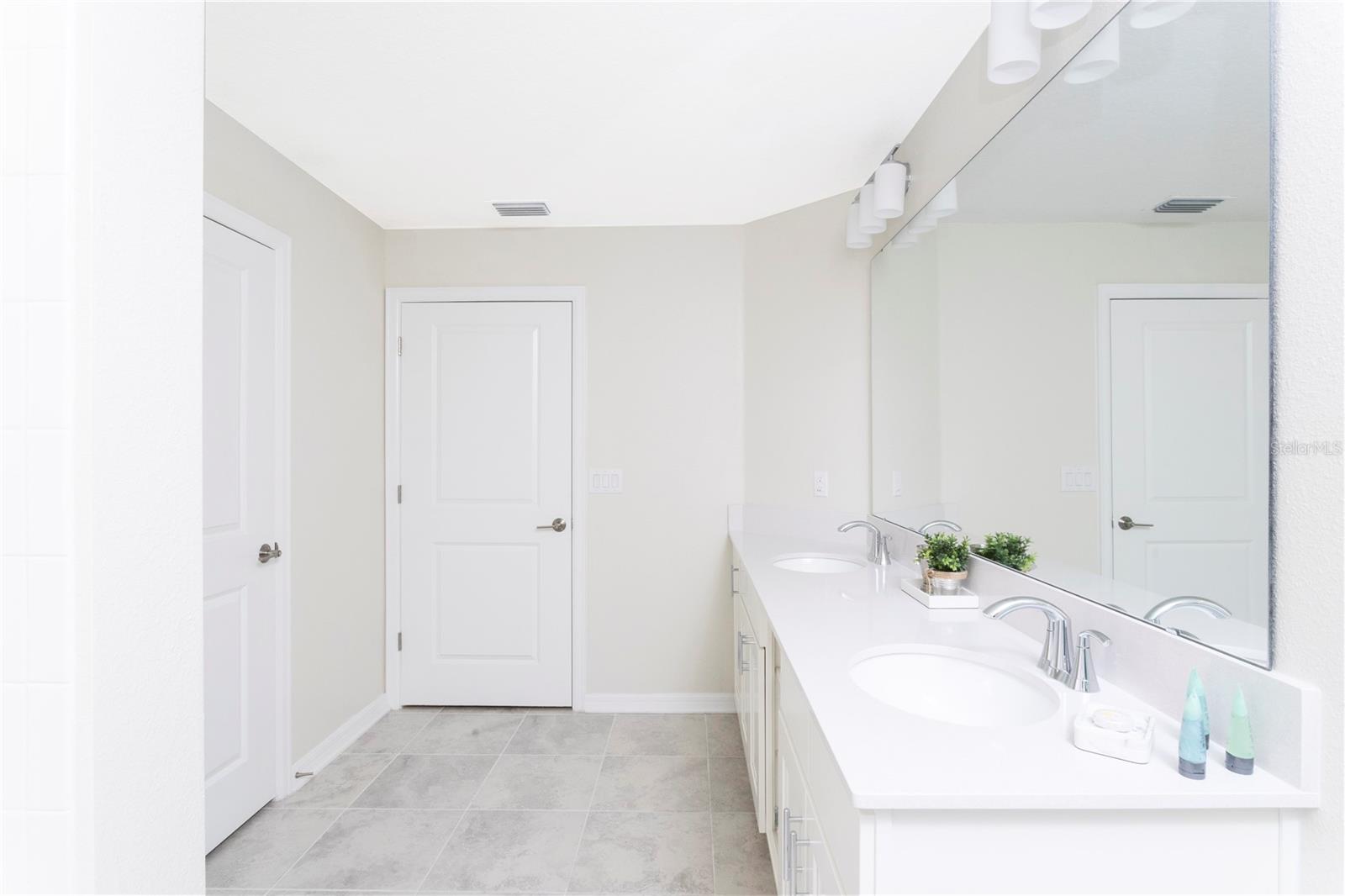 Image 35 of 53 For 3161 Paradox Circle # 108