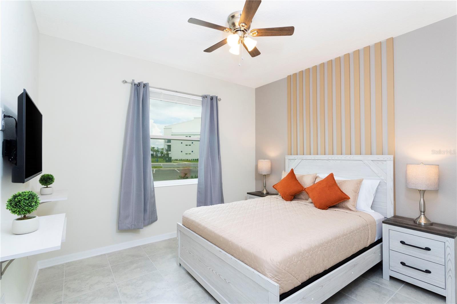 Image 36 of 53 For 3161 Paradox Circle # 108