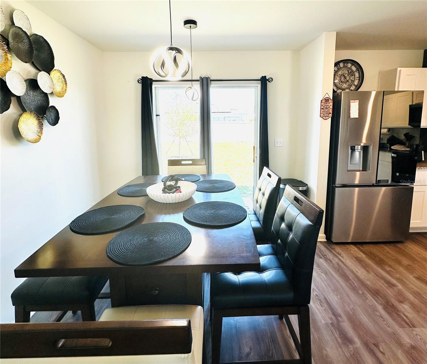 Image 14 of 32 For 1053 Ambleside Dr