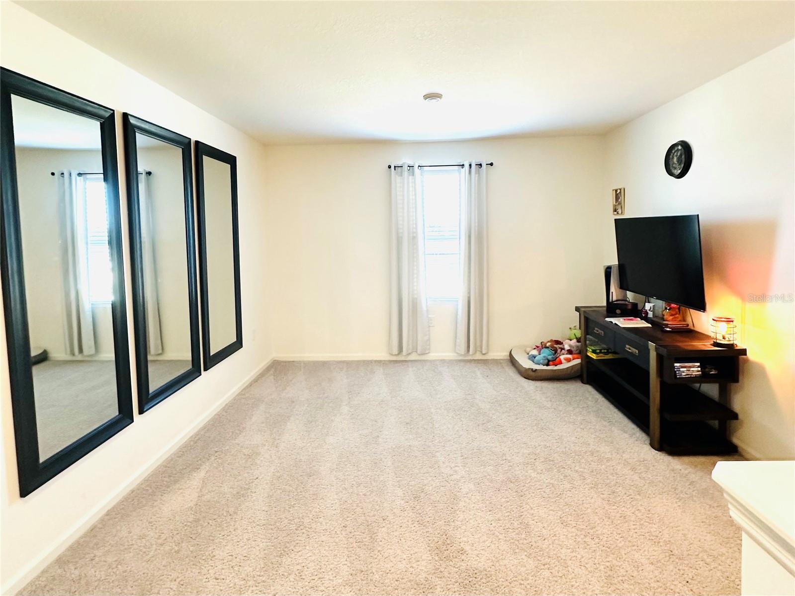 Image 16 of 32 For 1053 Ambleside Dr