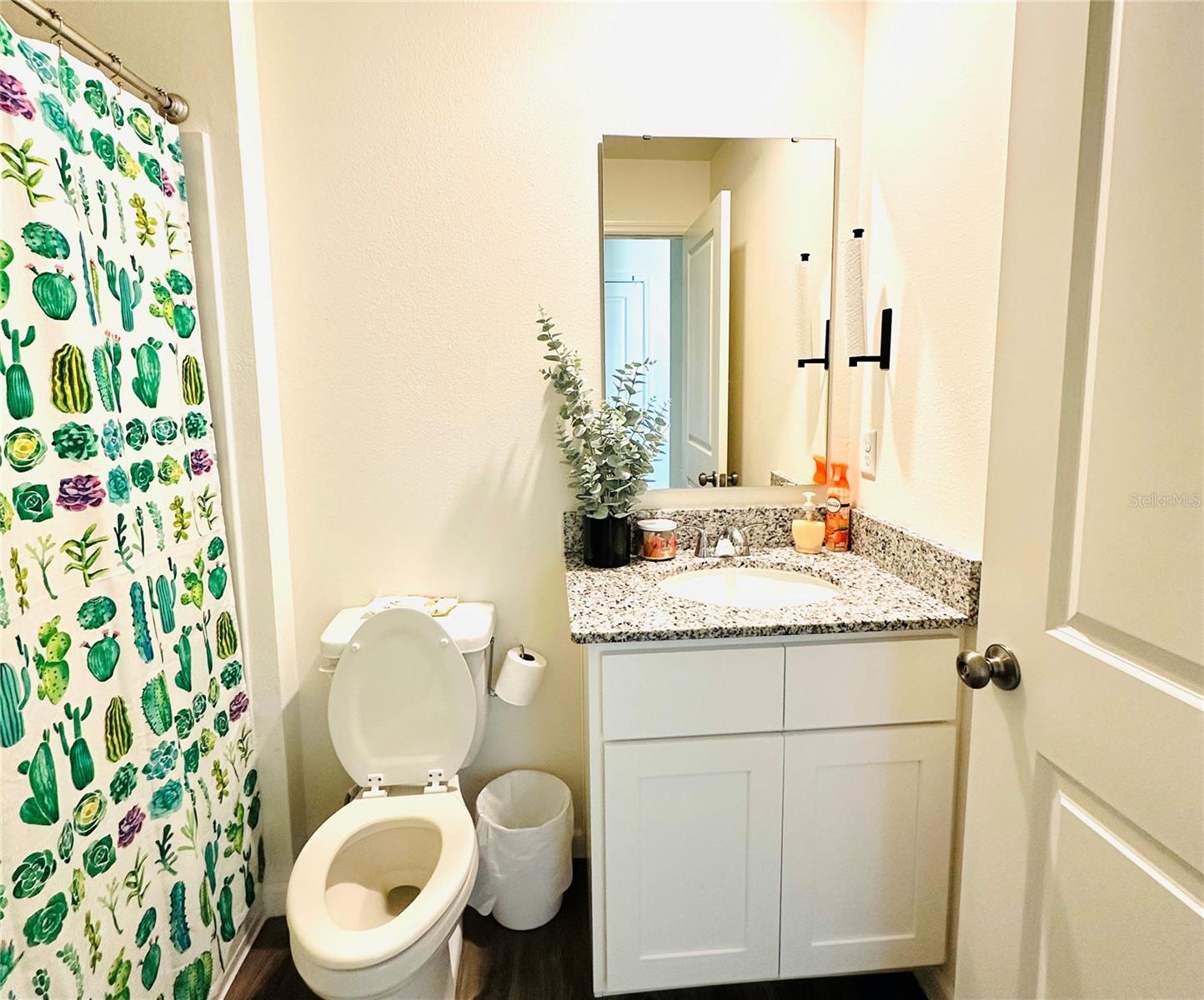 Image 24 of 32 For 1053 Ambleside Dr