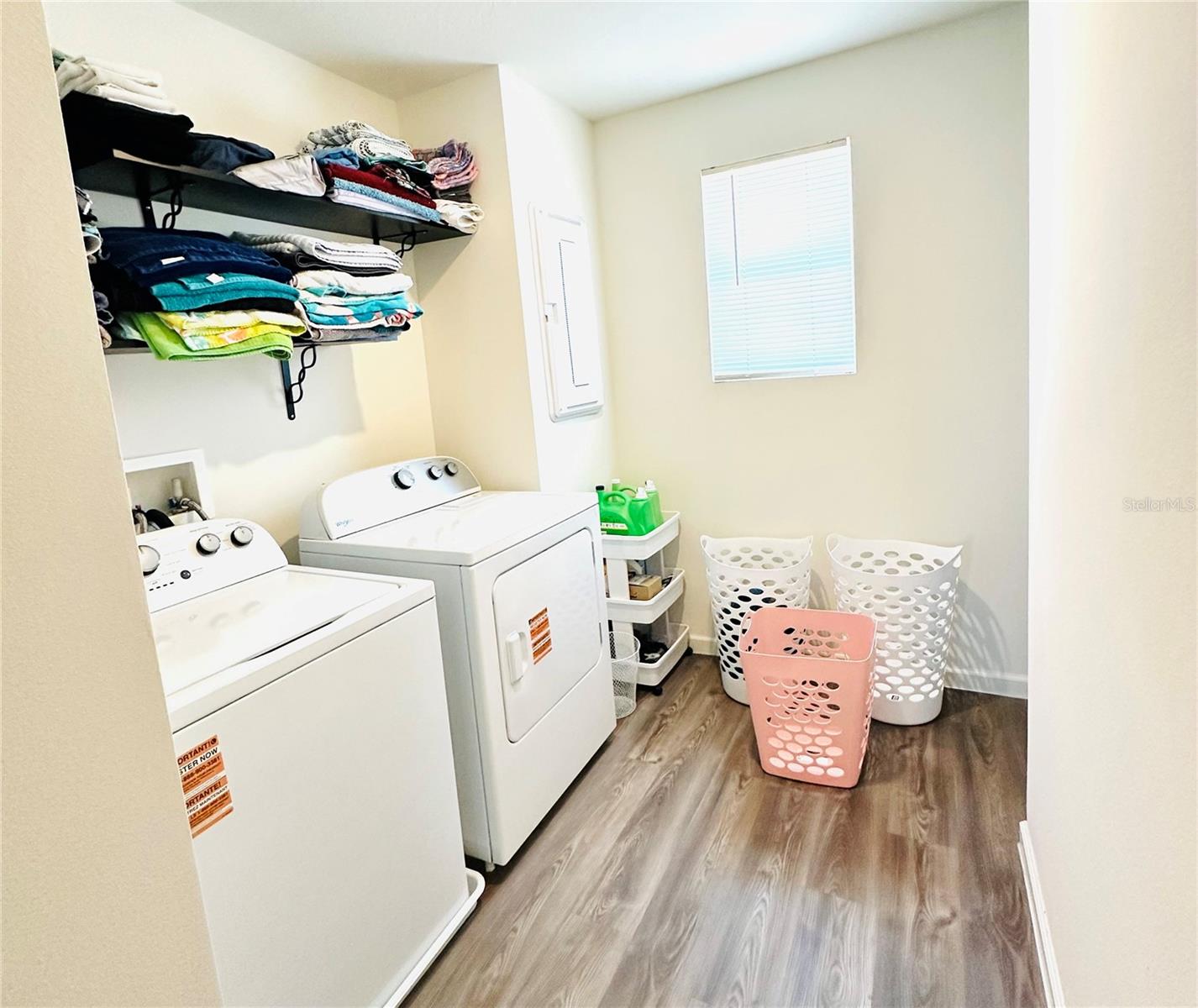 Image 28 of 32 For 1053 Ambleside Dr