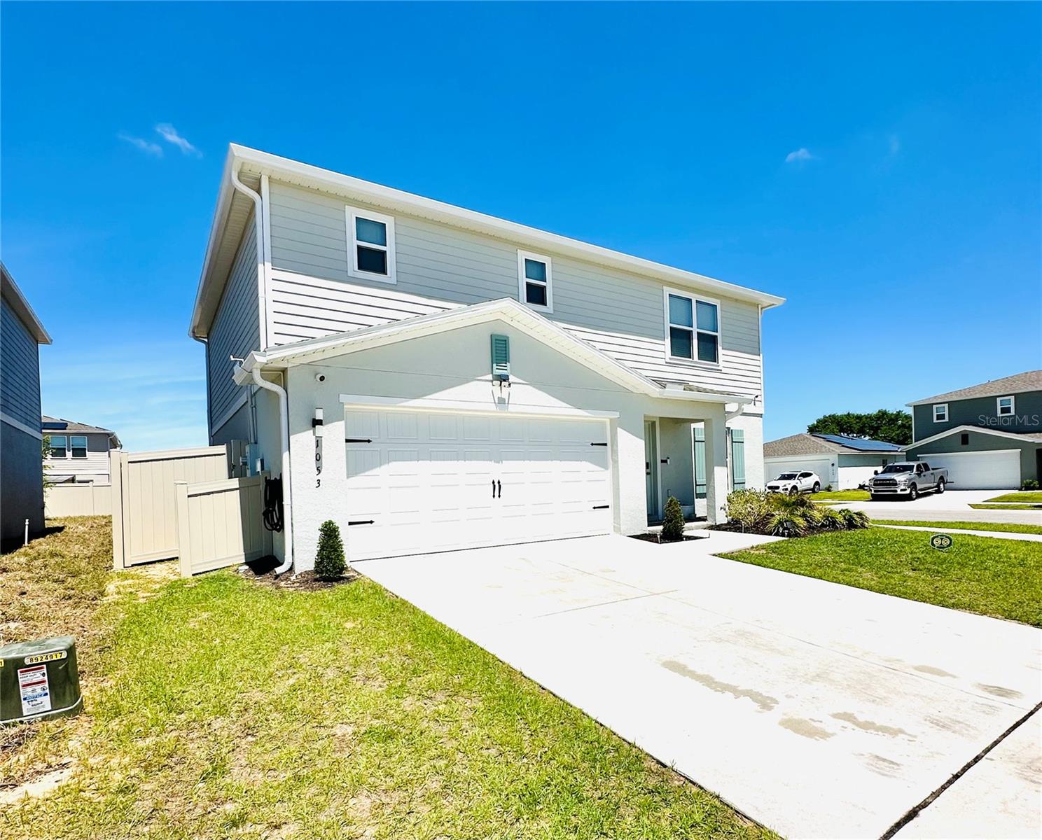 Image 3 of 32 For 1053 Ambleside Dr