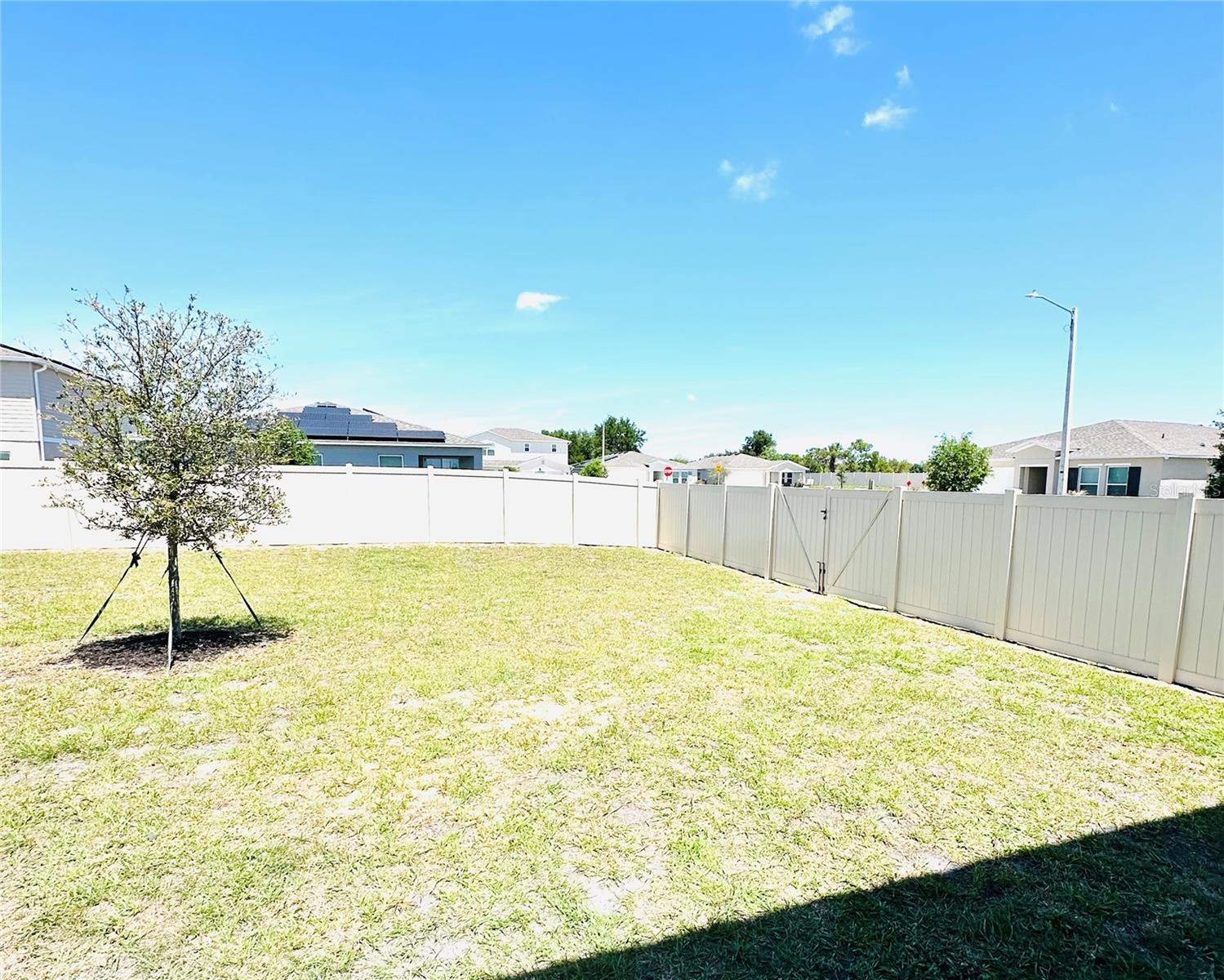 Image 32 of 32 For 1053 Ambleside Dr