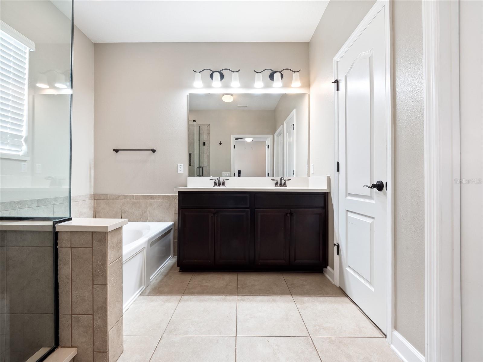 Image 15 of 35 For 1442 Resolute Street