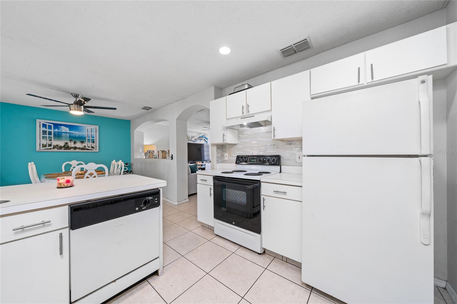 Image 10 of 36 For 1228 Heather Lake Drive