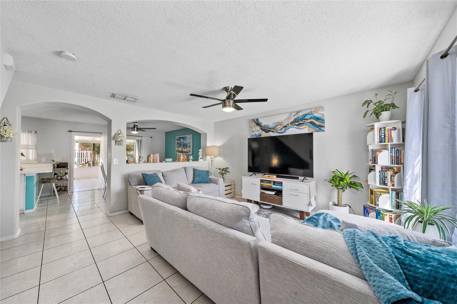 Image 4 of 36 For 1228 Heather Lake Drive