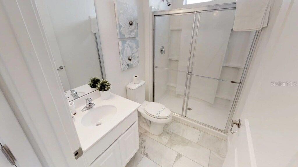 Image 10 of 25 For 3810 Oakville Avenue