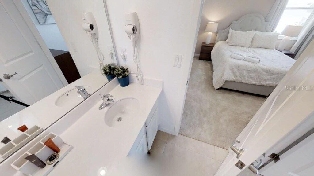 Image 13 of 25 For 3810 Oakville Avenue