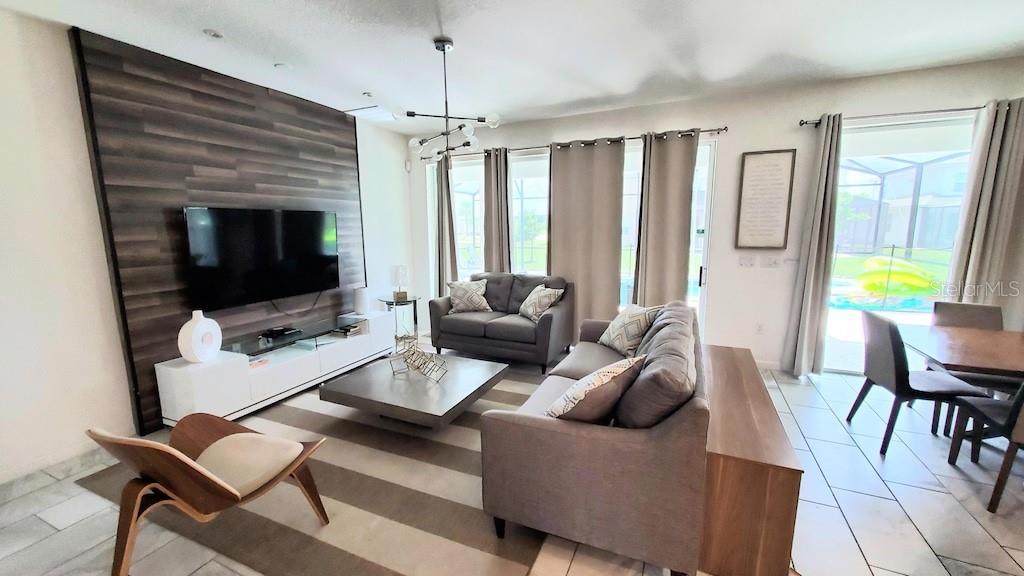 Image 3 of 25 For 3810 Oakville Avenue