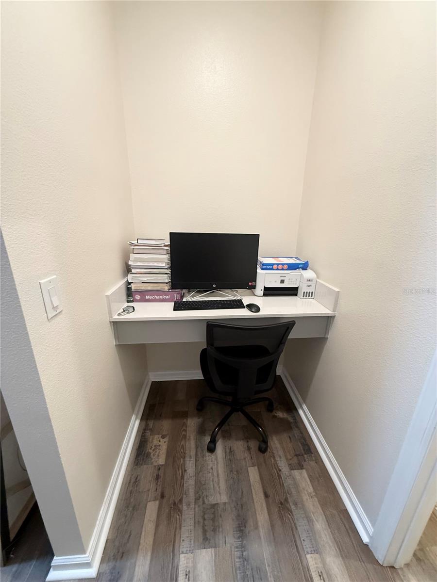 Image 14 of 35 For 1048 Downswing Place