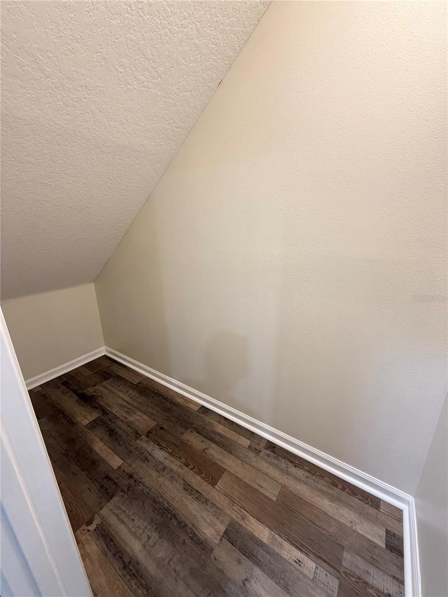 Image 15 of 35 For 1048 Downswing Place