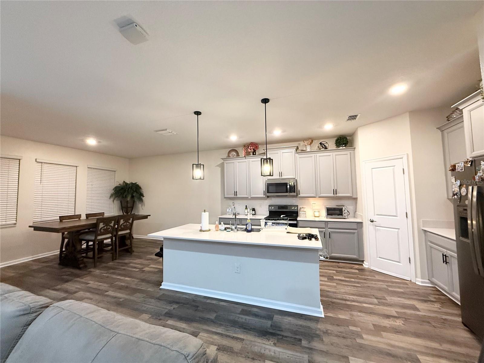 Image 17 of 35 For 1048 Downswing Place