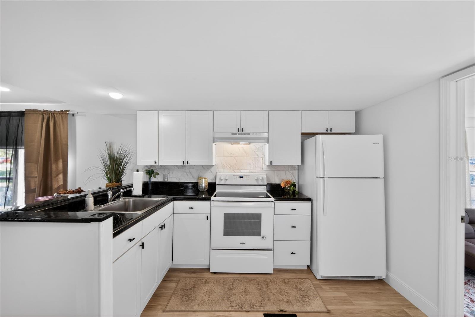 Image 5 of 13 For 2944 Palm Circle