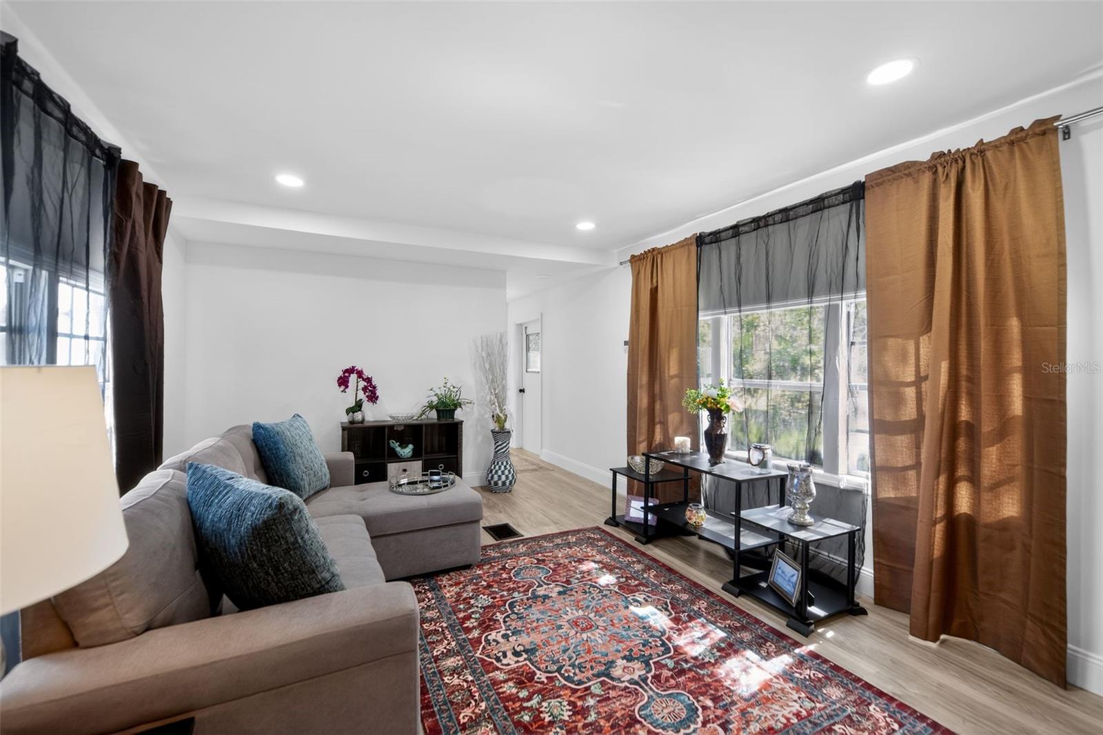 Image 8 of 13 For 2944 Palm Circle