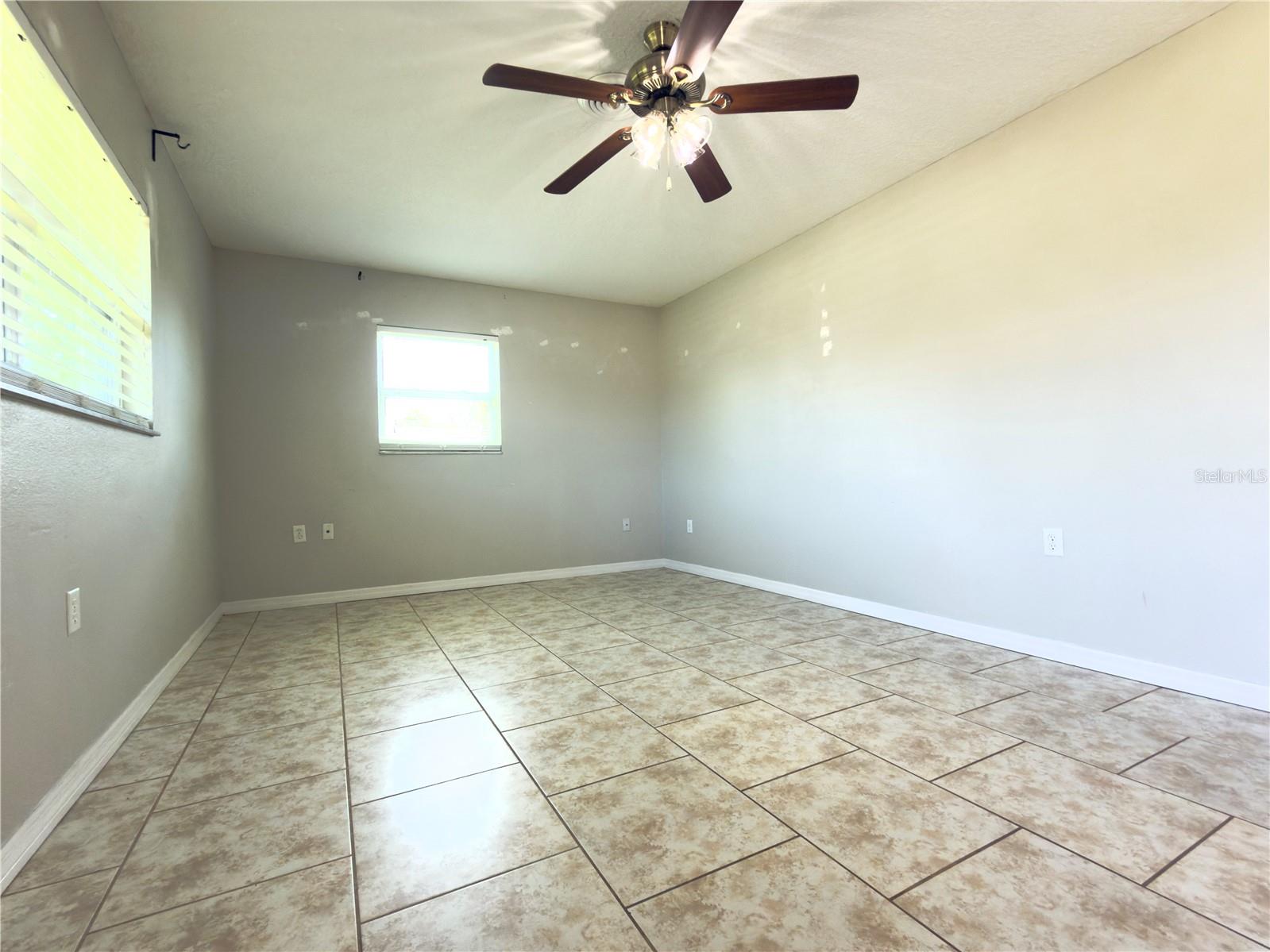 Image 11 of 28 For 4850 Lake Shore Drive