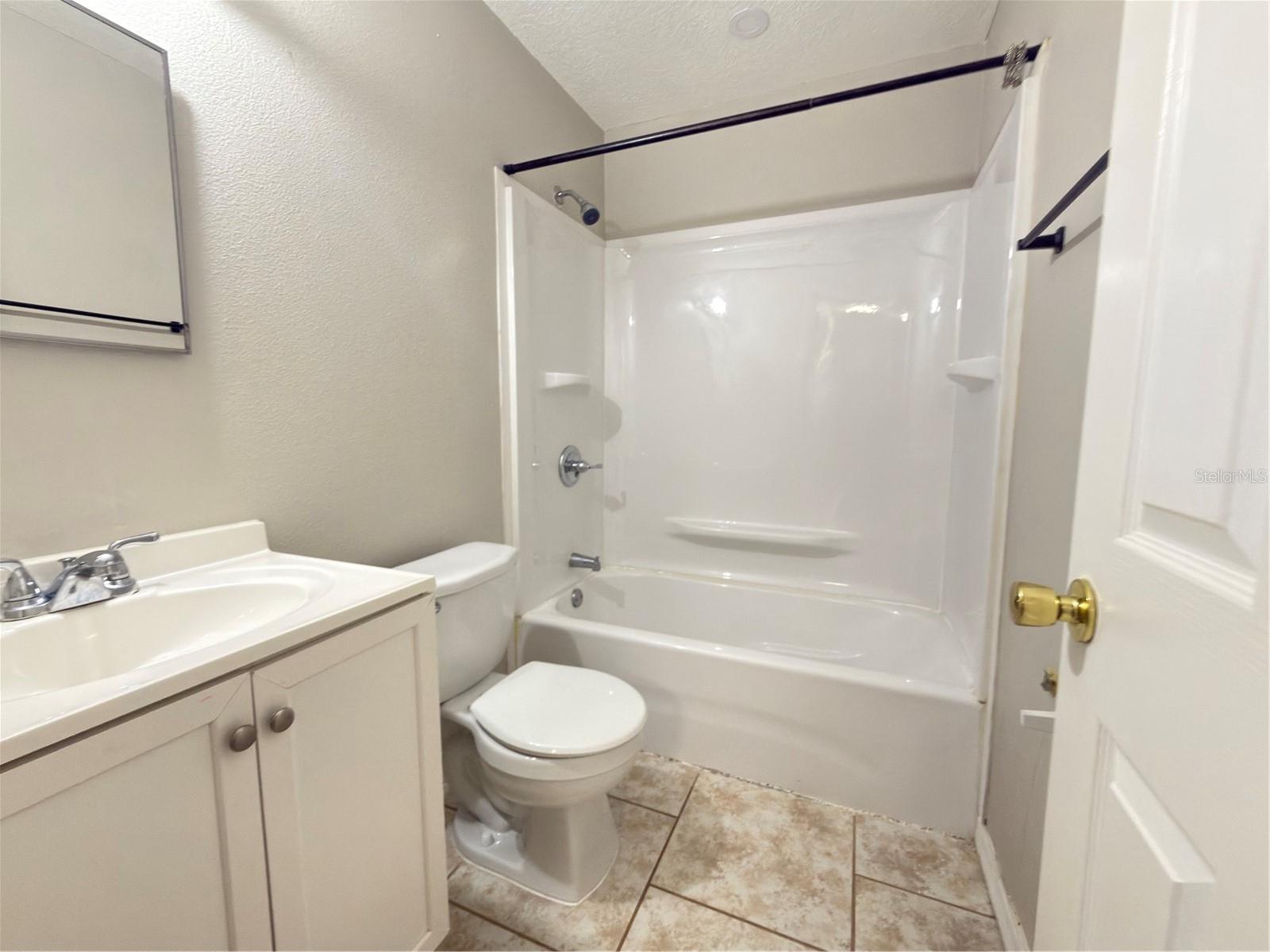 Image 17 of 28 For 4850 Lake Shore Drive