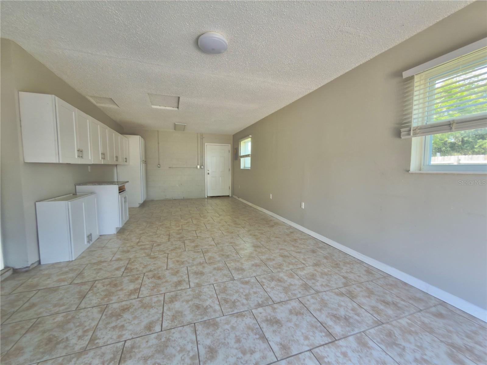 Image 18 of 28 For 4850 Lake Shore Drive