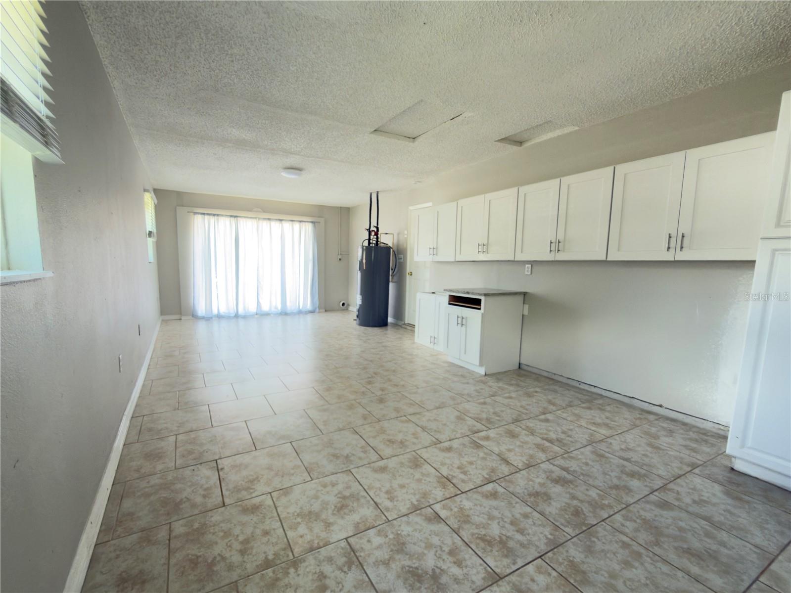 Image 19 of 28 For 4850 Lake Shore Drive