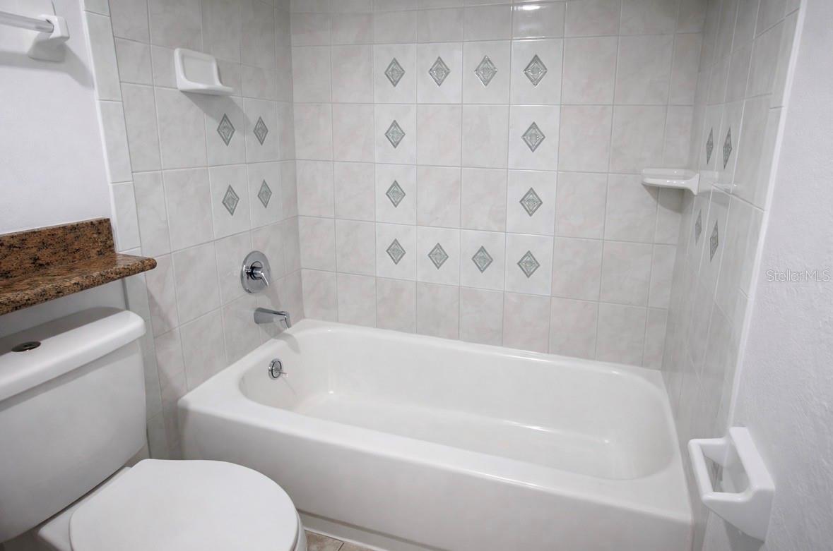 Image 19 of 35 For 4407 Semoran Boulevard 2