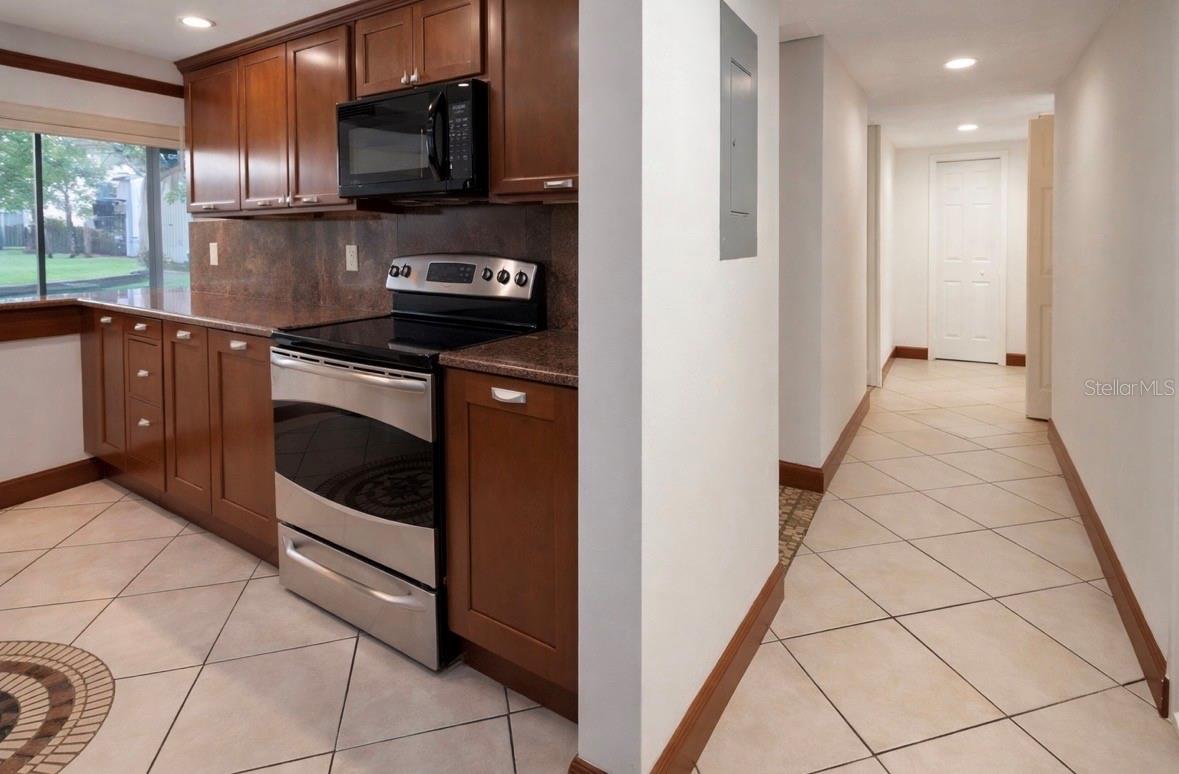 Image 2 of 35 For 4407 Semoran Boulevard 2