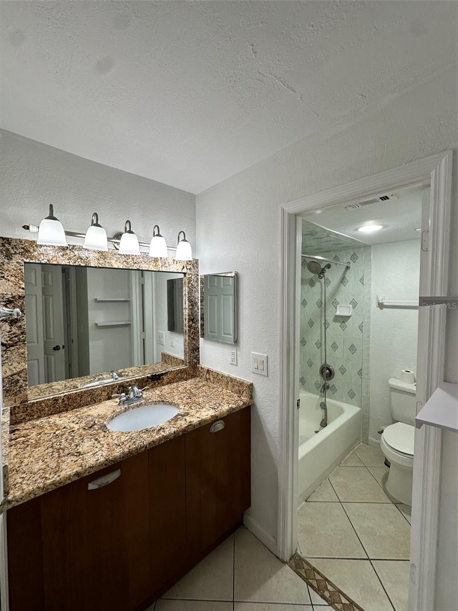 Image 23 of 35 For 4407 Semoran Boulevard 2